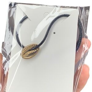 Shell black necklace